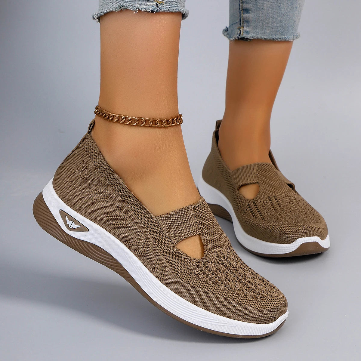 women's sports shoes,