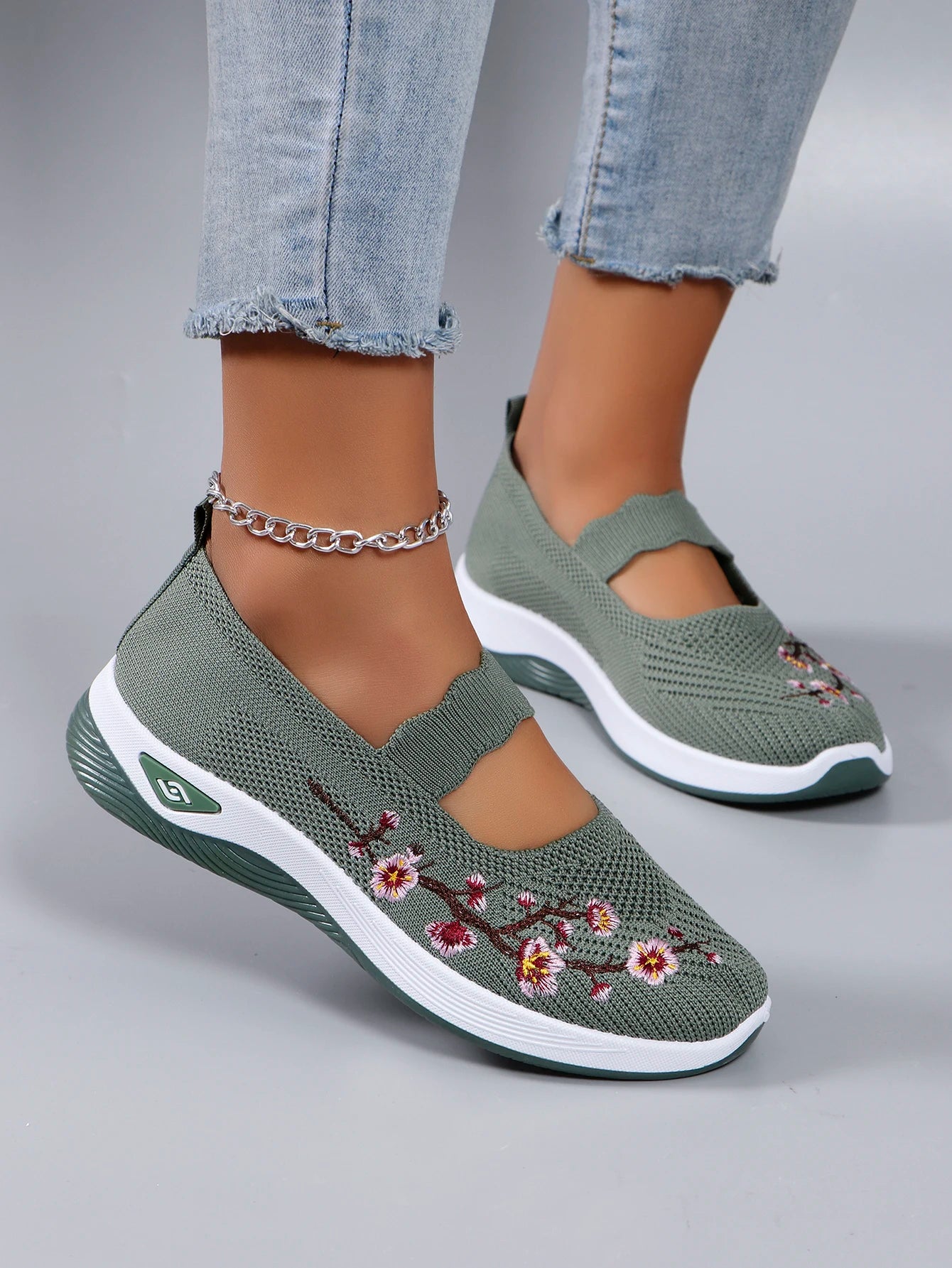 Women's summer breathable mesh flat shoes
